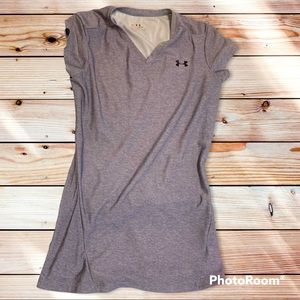 Under armour women’s M athletic shirt cool dry under armor v neck short sleeve